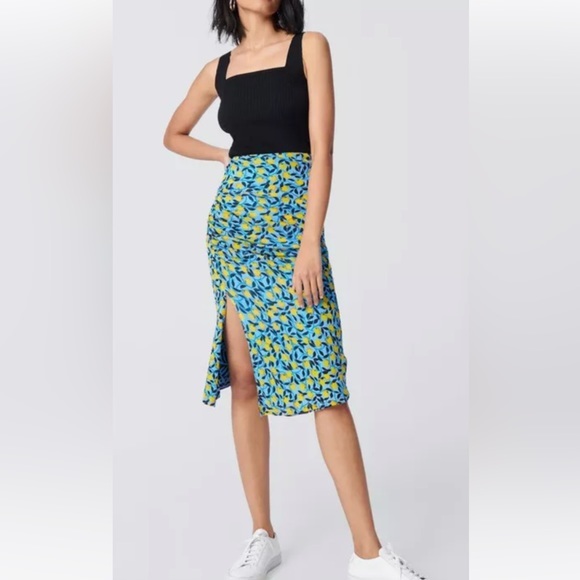 Diane Von Furstenberg Dresses & Skirts - Diane Von Furstenburg Dariella Reversible Skirt